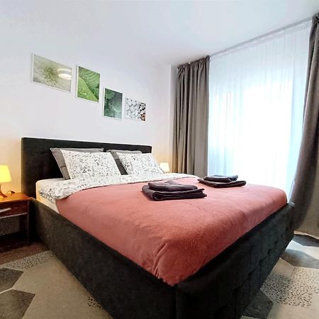 Mid-Term Rental Racadau Apartment Braşov Buitenkant foto