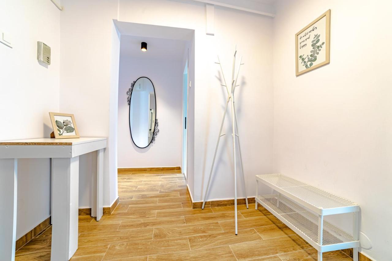 Mid-Term Rental Racadau Apartment Braşov Buitenkant foto